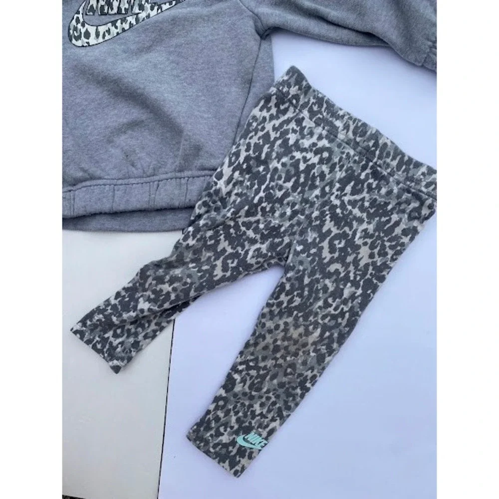 Nike Baby Girls Gray Leopard Print Sweatshirt and Leggings 2-Piece Set 12M - Picture 2 of 5